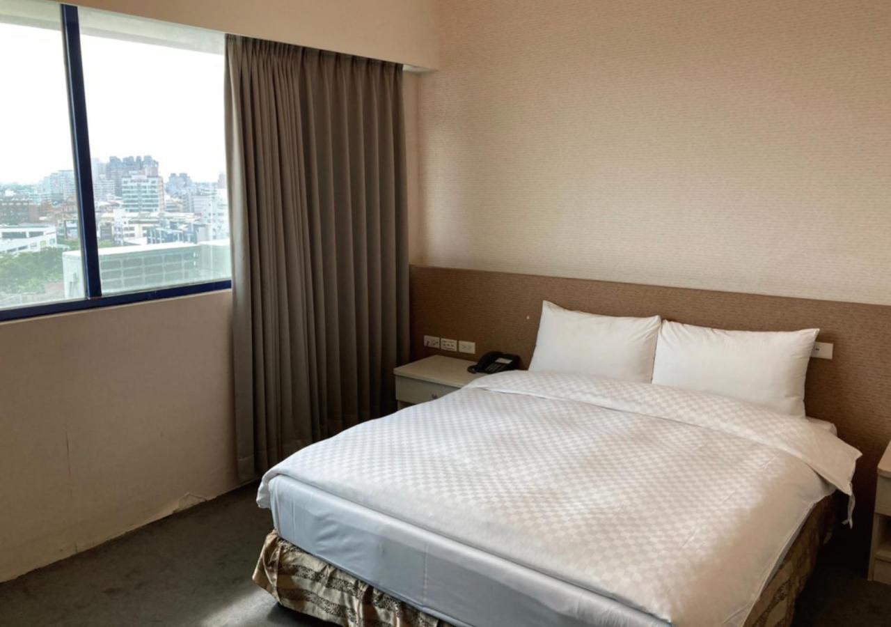 Shun-Yi Business Hotel Chiayi City Dış mekan fotoğraf