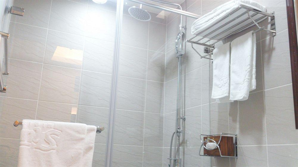Shun-Yi Business Hotel Chiayi City Dış mekan fotoğraf