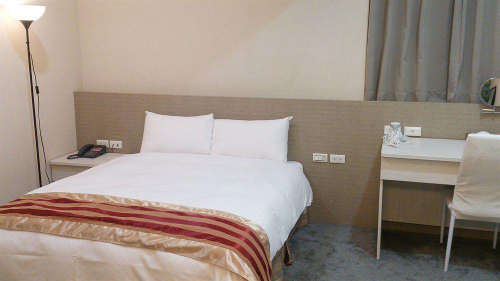 Shun-Yi Business Hotel Chiayi City Dış mekan fotoğraf